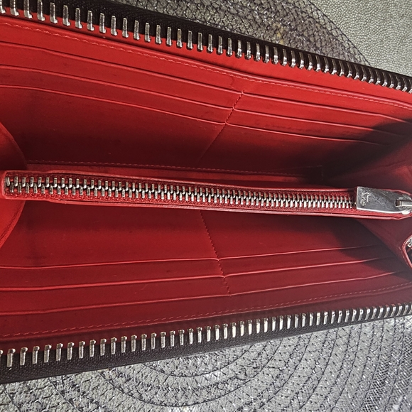 Christian Louboutin Black LOVE Wallet - Picture 5 of 9